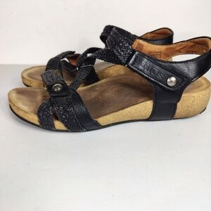 Taos Trulie Leather Comfort Wedge  Weaved Leather Sandals Women's Shoes Size 9.5